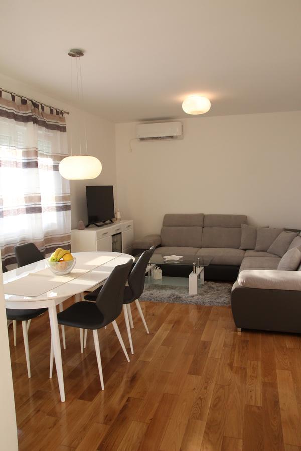 Apartment Mario Podstrana Exteriör bild