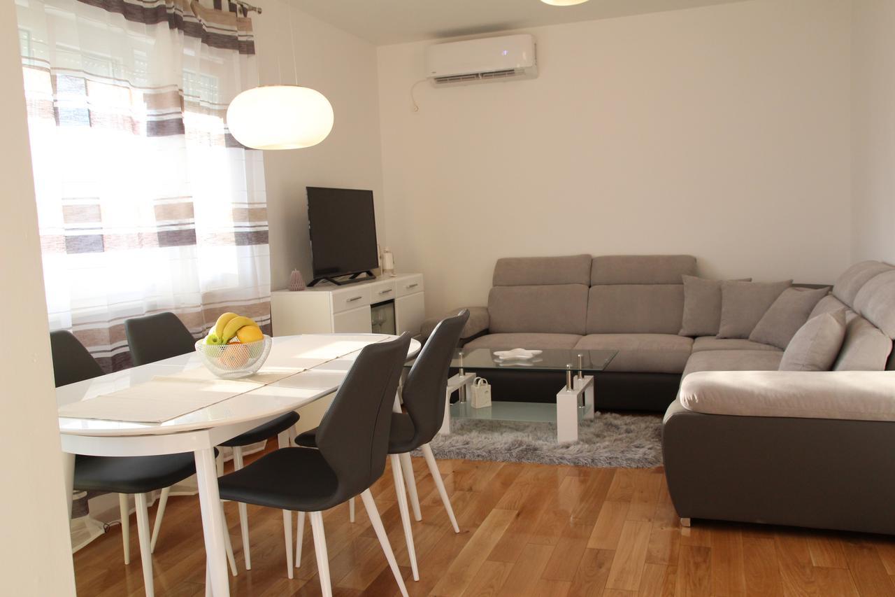 Apartment Mario Podstrana Exteriör bild